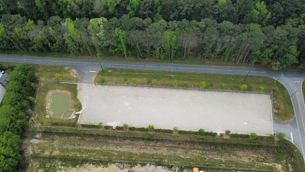 8077 Commerce Center Rd, Ladson, SC for lease - Primary Photo - Image 1 of 3