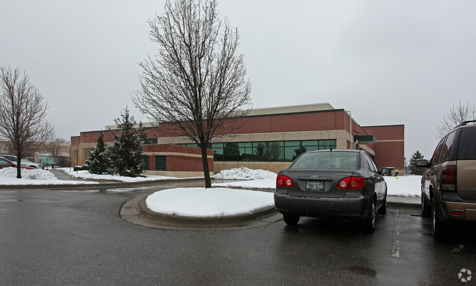 16825-16829 W 116th St, Lenexa, KS à louer - Photo du bâtiment - Image 2 de 7