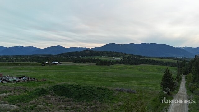 3853 Muzzy Rd, Canyon, BC à vendre Photo principale- Image 1 de 1