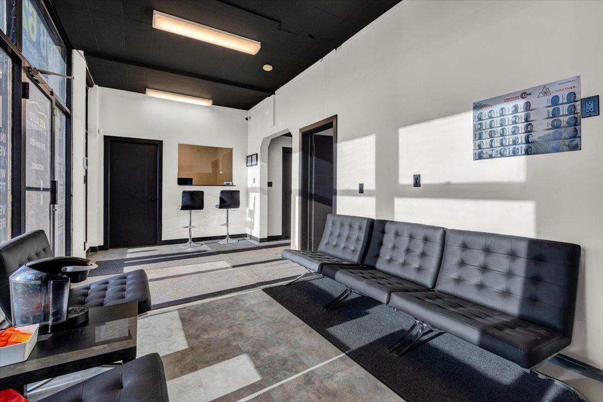 9508 62nd Ave NW, Edmonton, AB à vendre Photo du bâtiment- Image 1 de 1