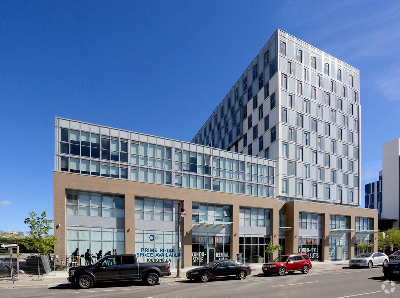 100 Bond St E, Oshawa, ON à louer - Photo du bâtiment - Image 2 de 38