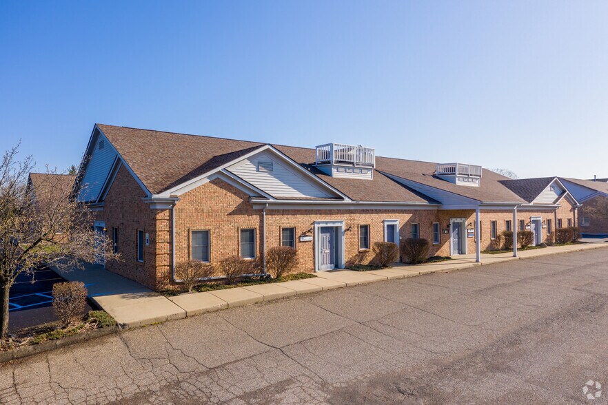 5820 N Canton Center Rd, Canton, MI à louer - Photo principale - Image 1 de 6