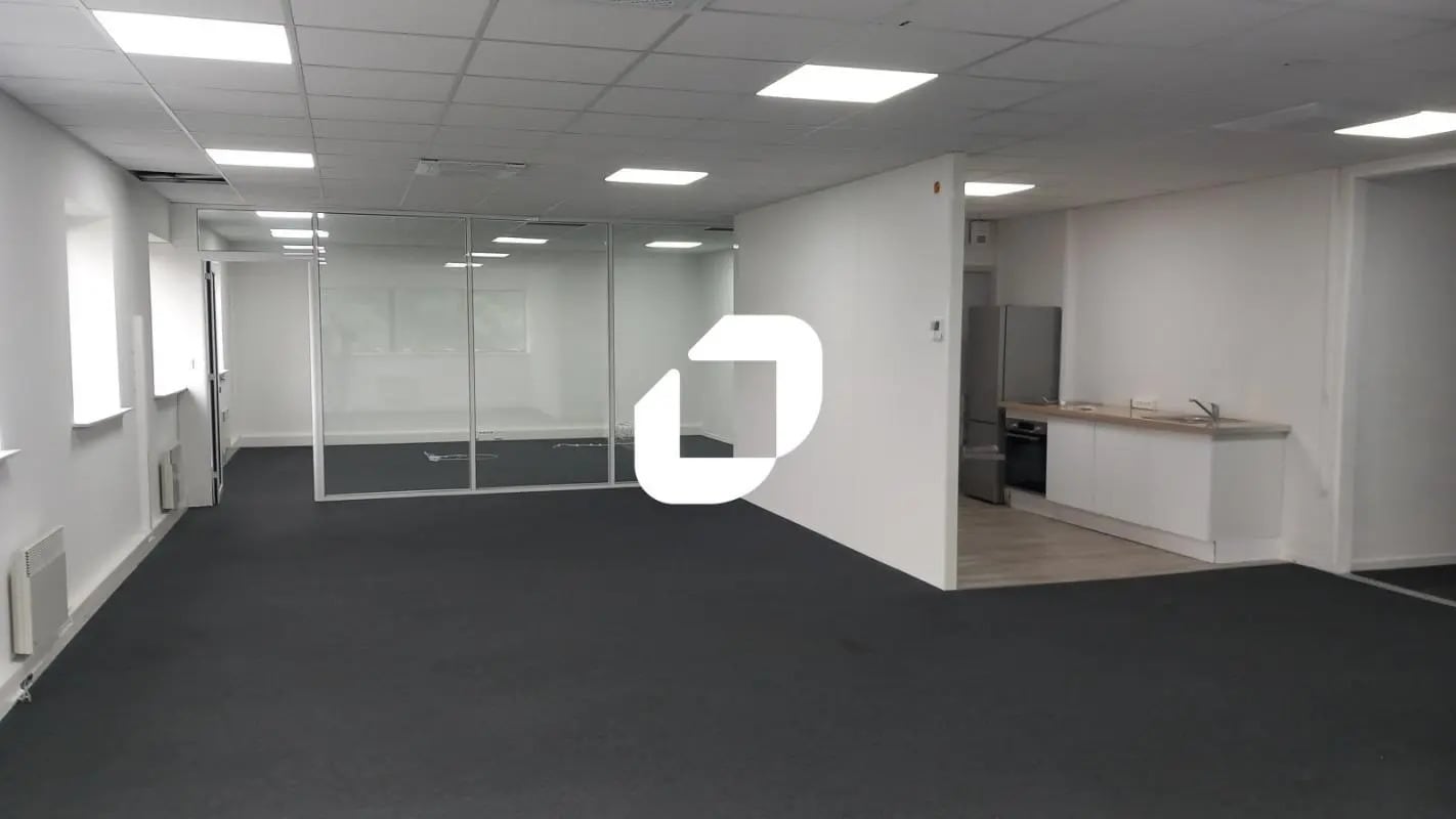 Office in VILLENEUVE-D'ASCQ for lease Interior Photo- Image 1 of 13
