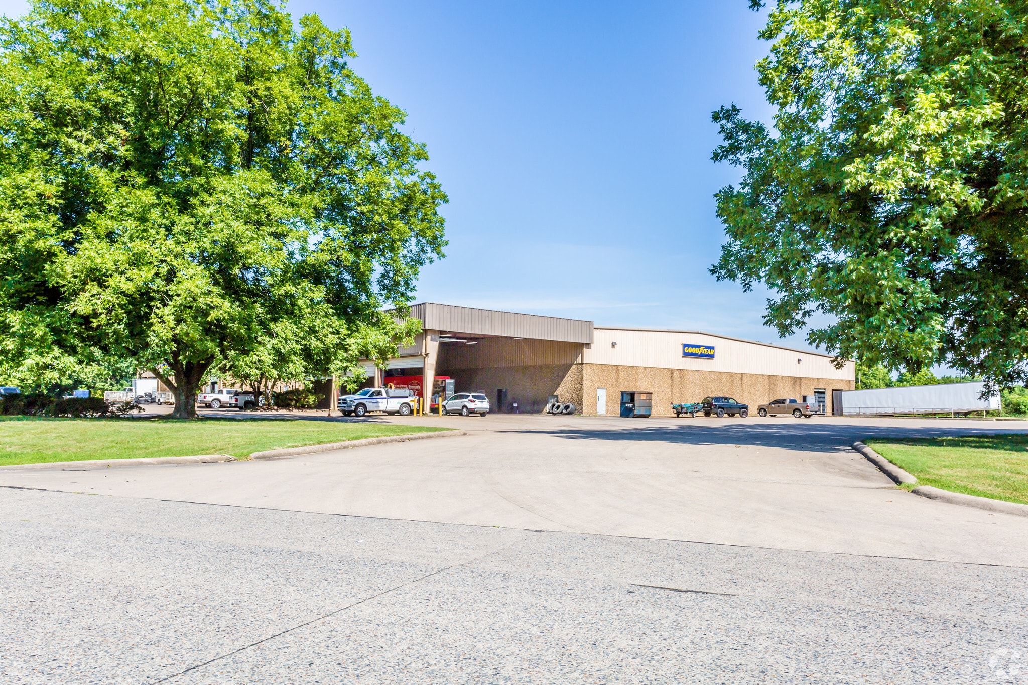 7510 Fluid Dr, Little Rock, AR à louer Photo principale- Image 1 de 5