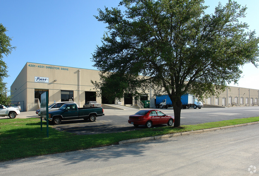 4201-4221 Director Dr, San Antonio, TX for lease - Primary Photo - Image 1 of 5