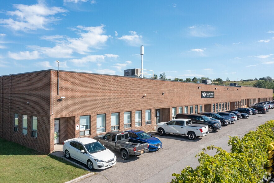 99 Rodinea Rd, Vaughan, ON for sale - Primary Photo - Image 1 of 1