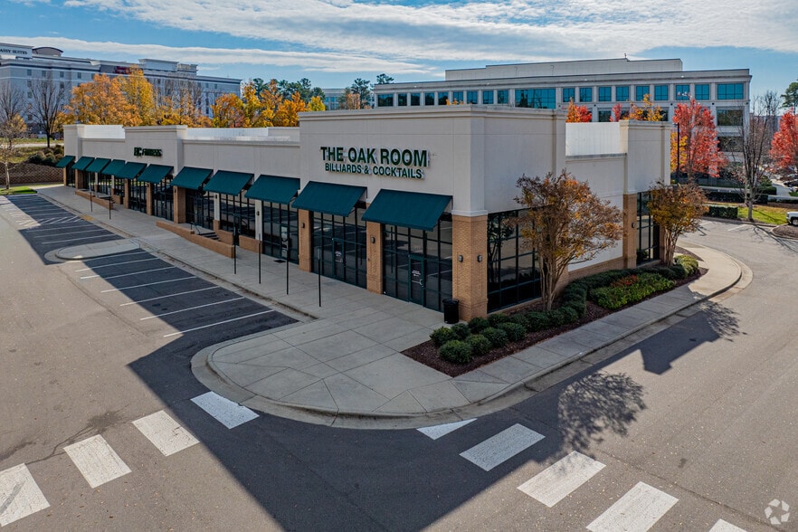 7980-7990 Arco Corporate Dr, Raleigh, NC for lease - Building Photo - Image 3 of 19