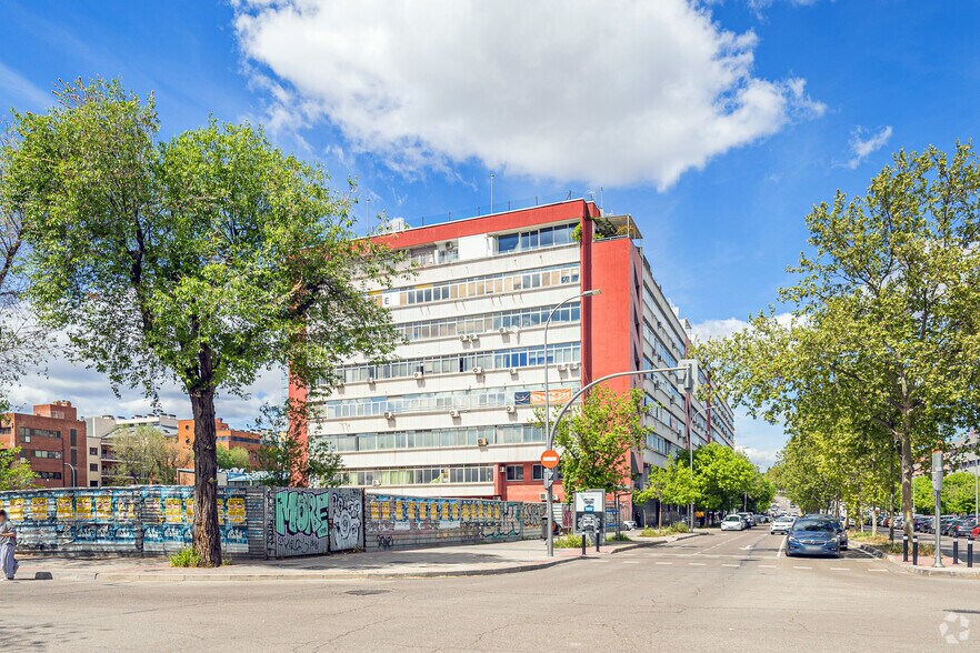 Calle de San Romualdo, 26, Madrid, Madrid à louer - Photo du bâtiment - Image 2 de 6
