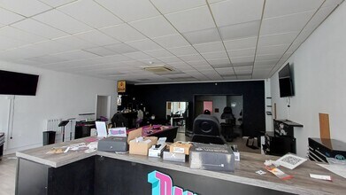 11 Hermitage Rd, Hitchin for lease Interior Photo- Image 1 of 2