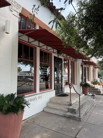 4300 McCullough Ave, San Antonio, TX à louer - Photo du bâtiment - Image 3 de 5