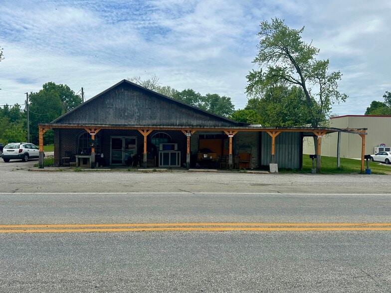 1025 Highway 150 NE, Palmyra, IN à vendre - Photo du bâtiment - Image 1 de 11