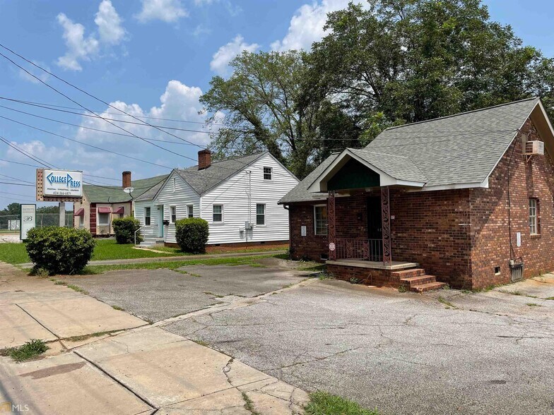 4894 College St, Forest Park, GA à vendre - Photo du bâtiment - Image 2 de 9