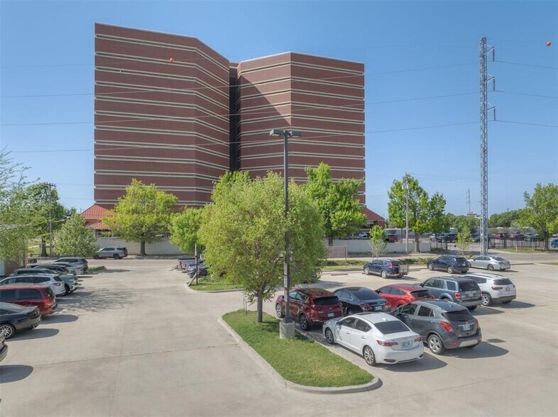 815 NW 2ND St, Oklahoma City, OK à vendre - Photo du bâtiment - Image 2 de 12