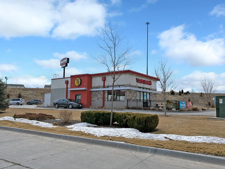11271 Wickersham Blvd, Gretna, NE à louer - Photo du bâtiment - Image 1 de 8