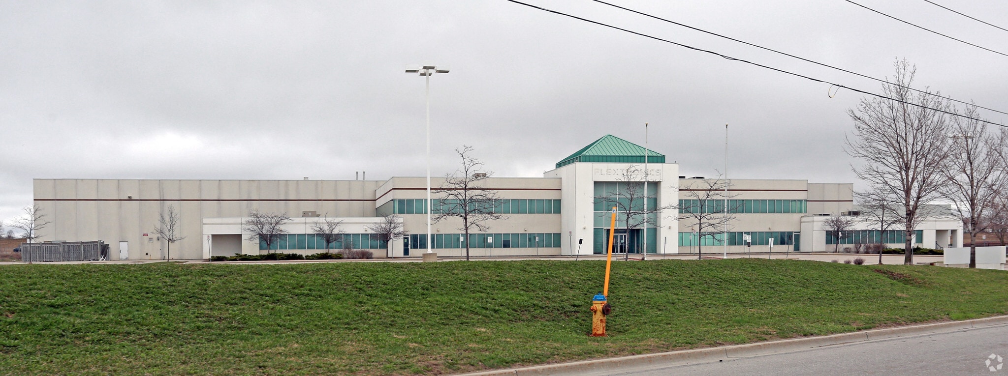 213 Harry Walker Pky S, Newmarket, ON for sale Primary Photo- Image 1 of 1