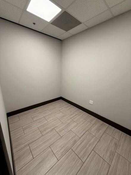 145 Hilden Rd, Saint Augustine, FL for lease - Interior Photo - Image 3 of 9