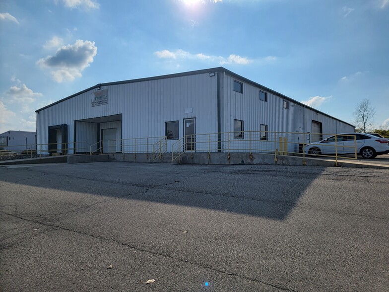 3401 N Commerce Dr, Muncie, IN for sale - Building Photo - Image 1 of 1