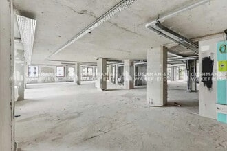 Office in Suresnes for lease Interior Photo- Image 2 of 6