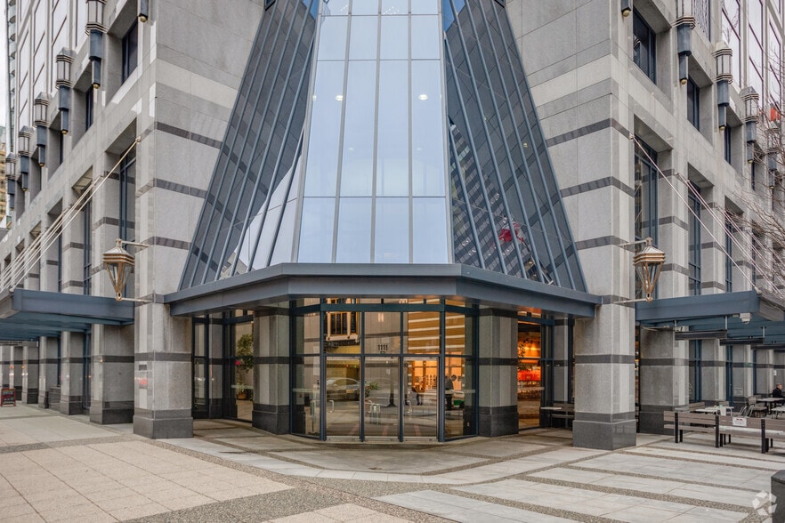 1111 W Georgia St, Vancouver, BC à louer - Photo du bâtiment - Image 2 de 8