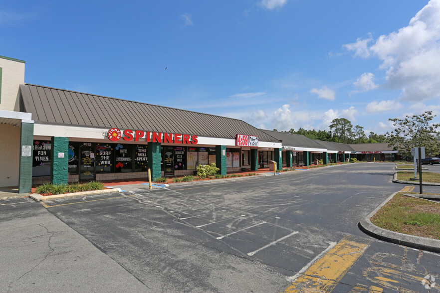 3029-3077 Commercial Way, Spring Hill, FL for lease - Primary Photo - Image 1 of 14