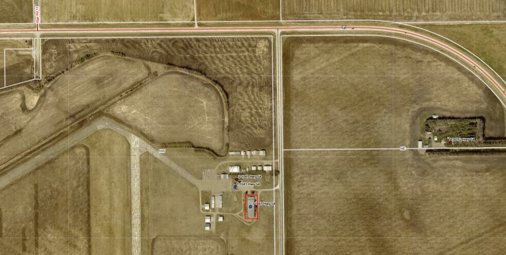 1041 Hwy 54, Innisfail, AB à louer - Photo du bâtiment - Image 3 de 16