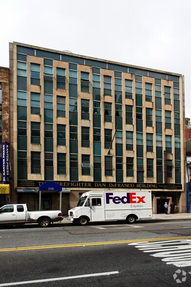 204-208 E 23rd St, New York, NY à louer - Photo du bâtiment - Image 3 de 11