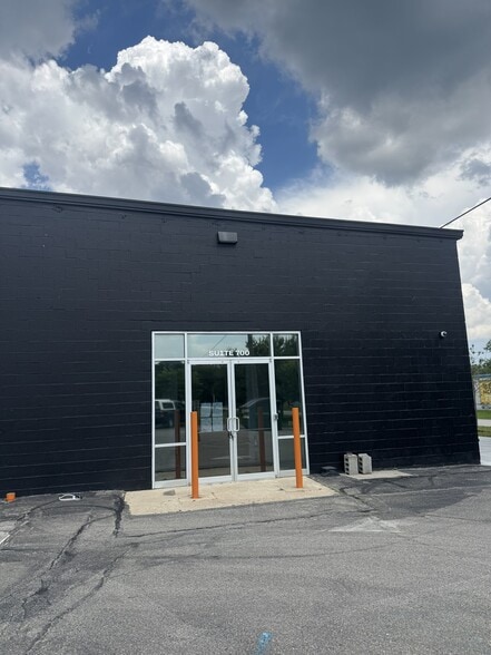 5255 N Winthrop Ave, Indianapolis, IN for lease - Building Photo - Image 3 of 16
