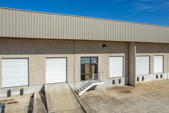 Plus de détails pour 3913 Todd Ln, Austin, TX - Local d'activités à louer