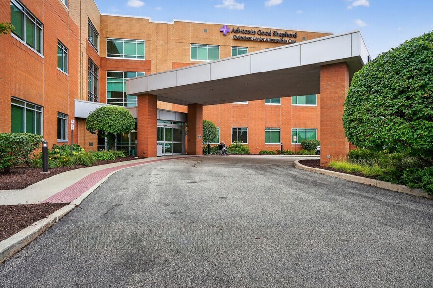 525 E Congress Pky, Crystal Lake, IL for lease - Building Photo - Image 3 of 10