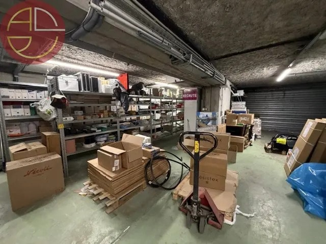Retail in Toulouse for lease - Interior Photo - Image 3 of 7