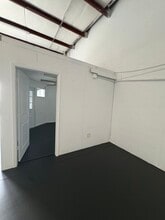 1717 E Busch Blvd, Tampa, FL for lease Interior Photo- Image 1 of 3