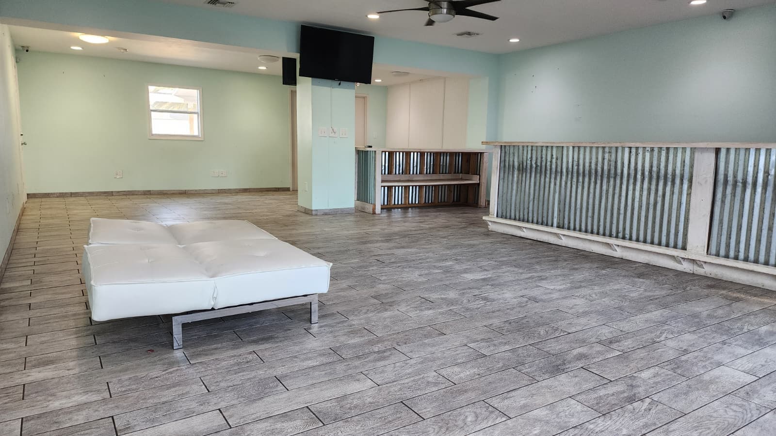 2054 Gulf to Bay Blvd, Clearwater, FL à louer Photo intérieure- Image 1 de 7