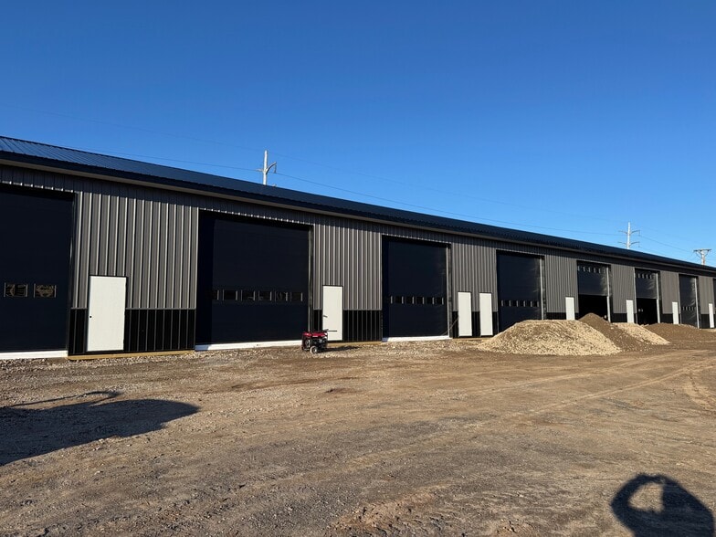 296 Fisher Rd, Rochester, NY for lease - Primary Photo - Image 1 of 4