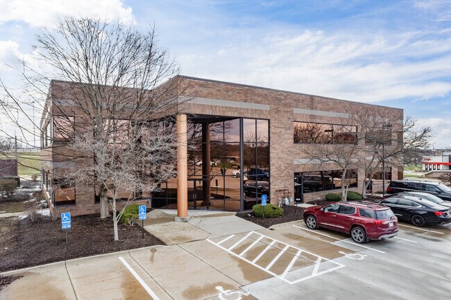 More details for 1575 Corporate Woods Pky, Uniontown, OH - Coworking for Lease