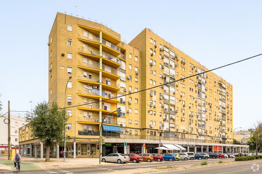 Immeuble residentiel dans Séville, Sevilla à vendre - Photo du bâtiment - Image 1 de 2