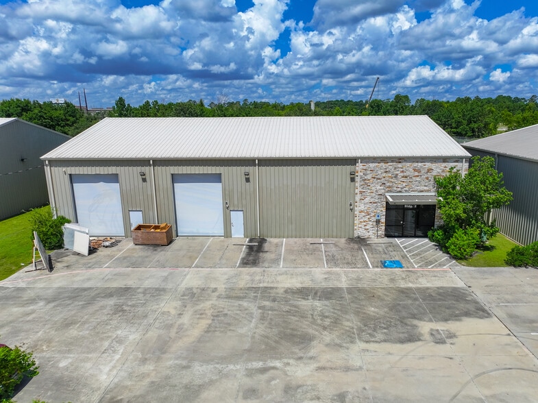 8601 Fawn Trl, Conroe, TX for sale - Building Photo - Image 2 of 46