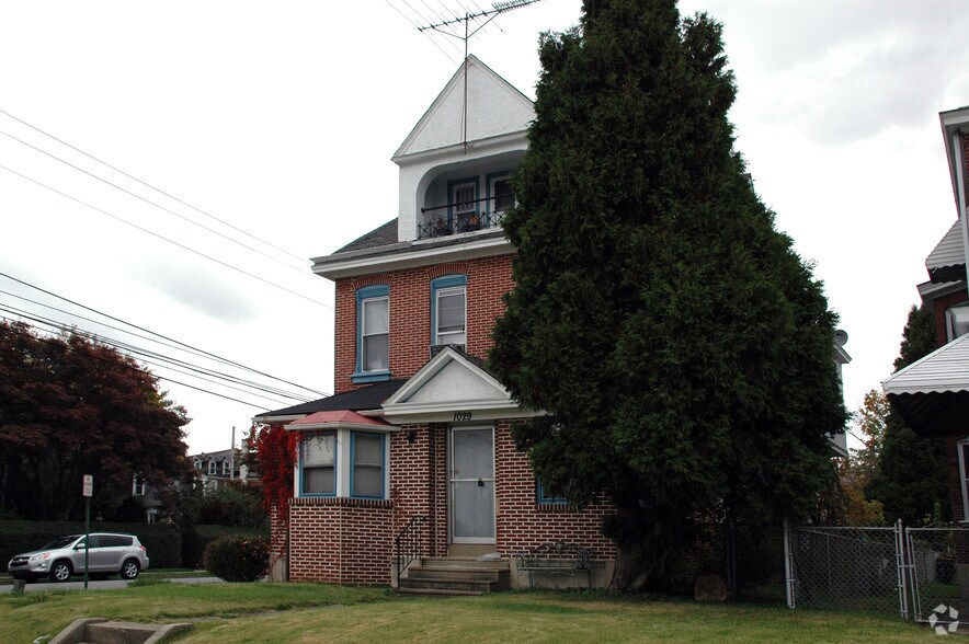1029 West Main St, Norristown, PA for sale - Building Photo - Image 3 of 6