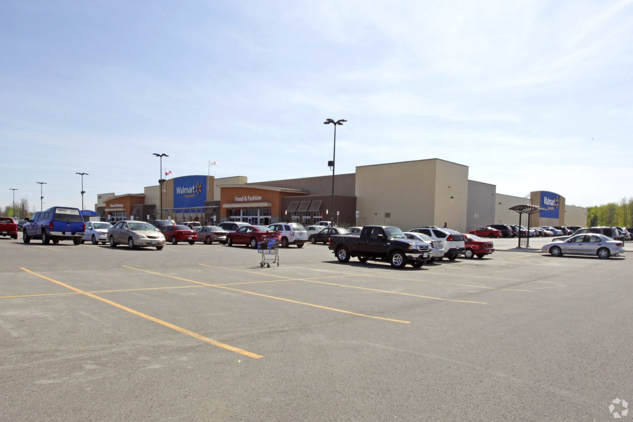 23620 Woodbine Ave, Keswick, ON à louer Photo du bâtiment- Image 1 de 4