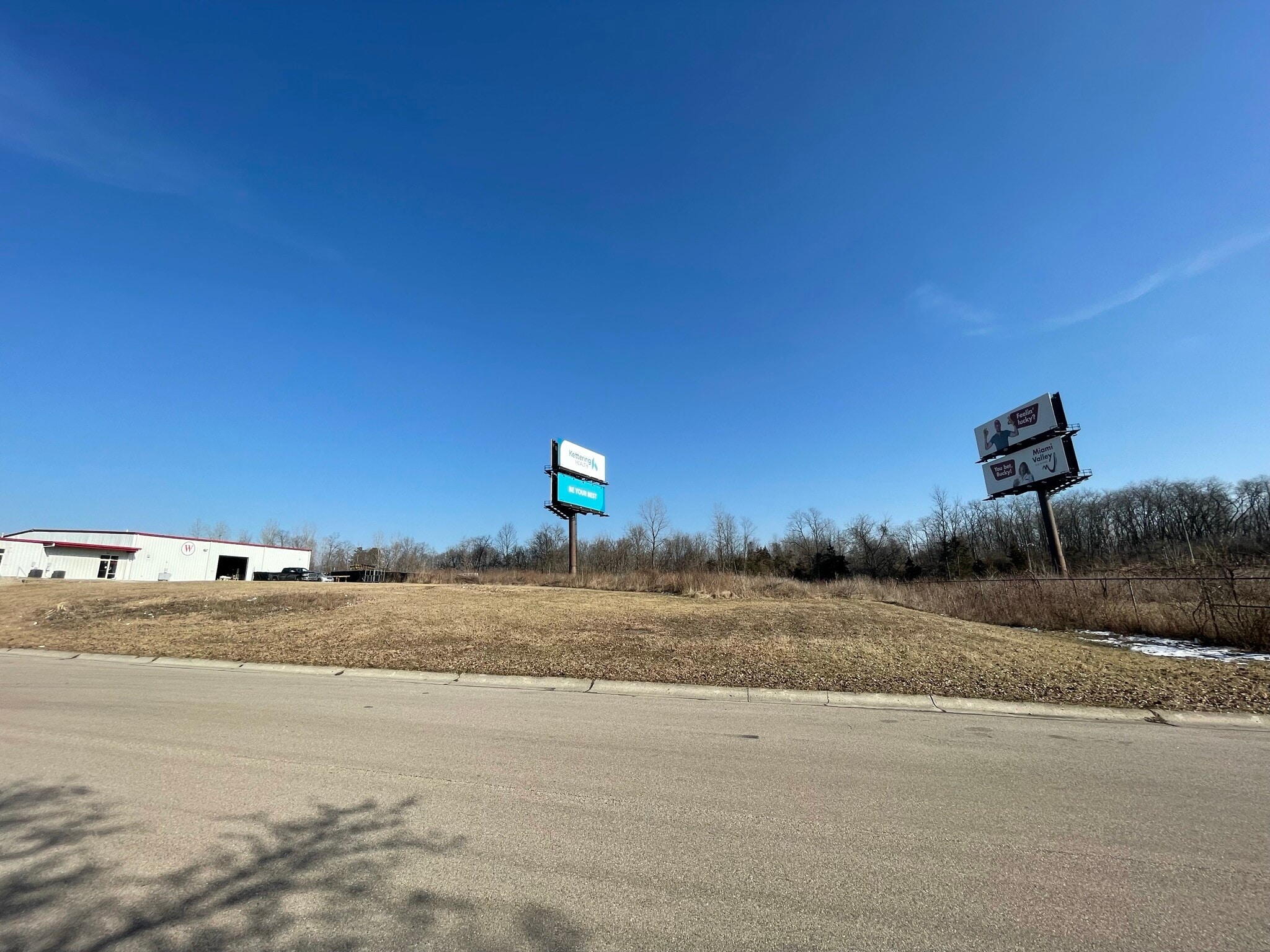 Commerce, Middletown, OH for sale Primary Photo- Image 1 of 9