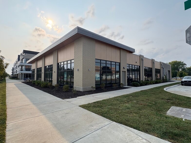 725 2nd St, Columbus, IN for lease - Building Photo - Image 2 of 5