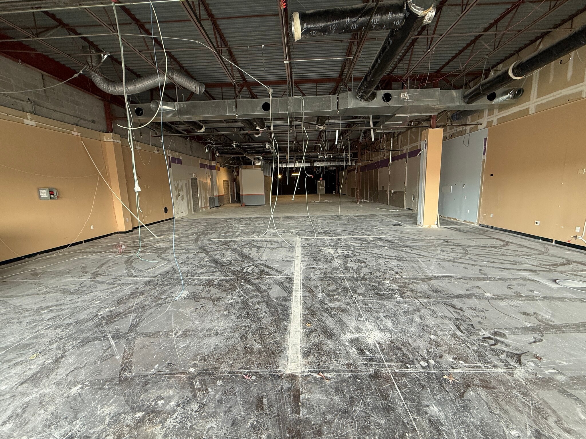 9110-9170 Mentor Ave, Mentor, OH for lease Interior Photo- Image 1 of 3