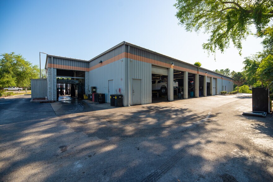 6560 Gunn Hwy, Tampa, FL à louer - Photo du bâtiment - Image 2 de 13