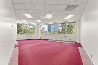 7918 Jones Branch Dr, McLean, VA à louer Photo intérieure- Image 1 de 4