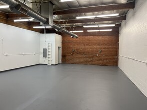 7401 Laurel Canyon Blvd, North Hollywood, CA for lease Building Photo- Image 2 of 7