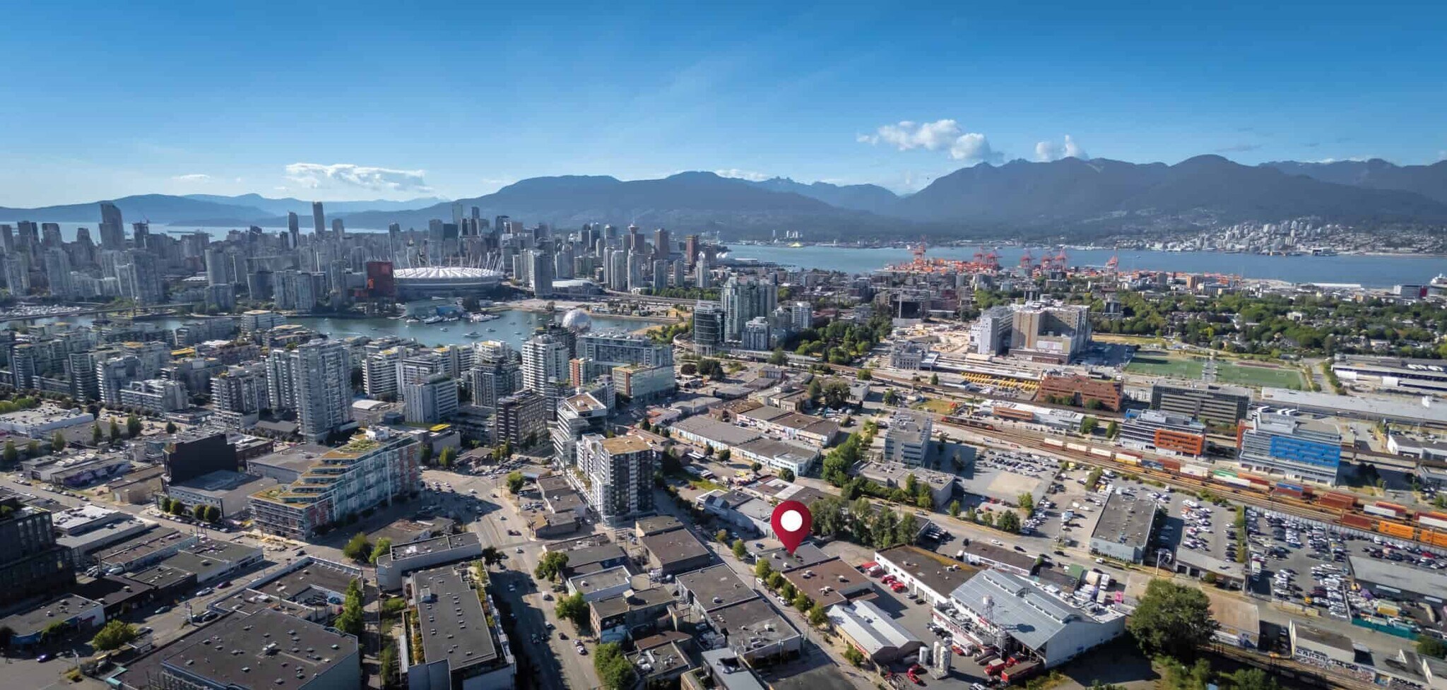 247 E 1st Ave, Vancouver, BC à vendre Photo du bâtiment- Image 1 de 9