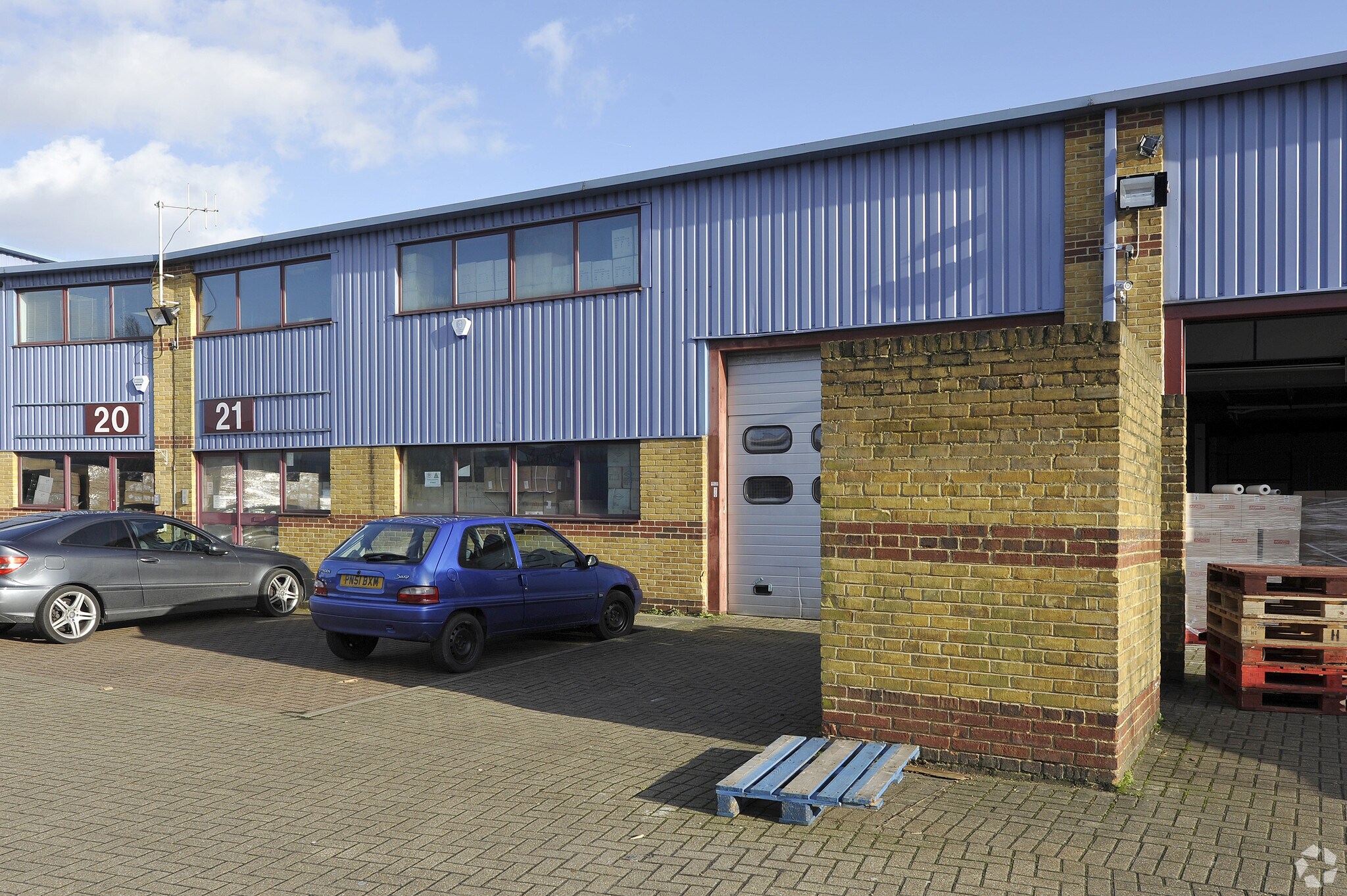 250 Milkwood Rd, Londres à louer Photo principale- Image 1 de 4