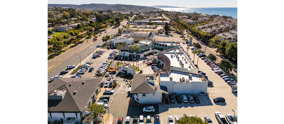 437 S Highway 101, Solana Beach, CA à louer - Photo du bâtiment - Image 3 de 8