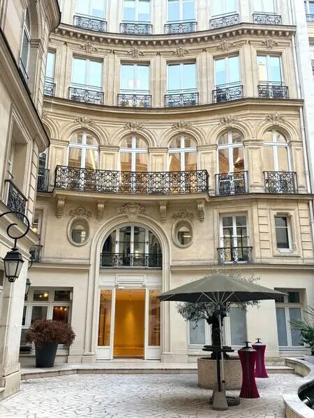 28 Rue De Mogador, Paris à louer Photo du bâtiment- Image 1 de 12