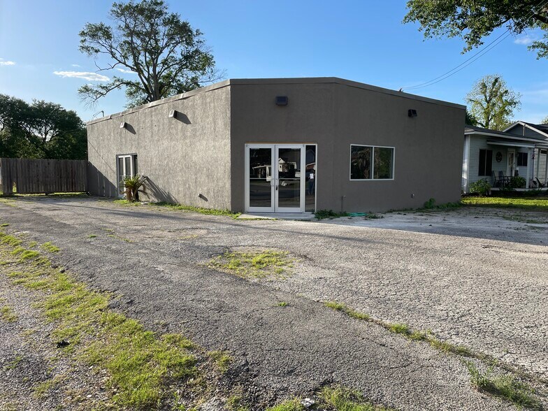 928 Block St, Port Neches, TX à vendre - Photo du bâtiment - Image 3 de 21