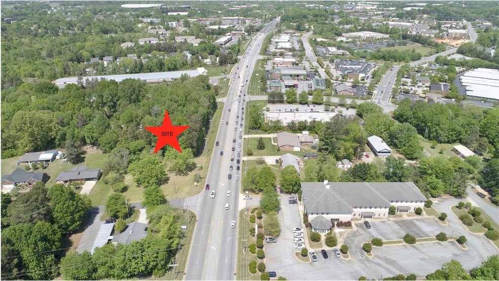 2303 and 2305 Eastchester Drive, High Point, NC à vendre - Photo du bâtiment - Image 2 de 2